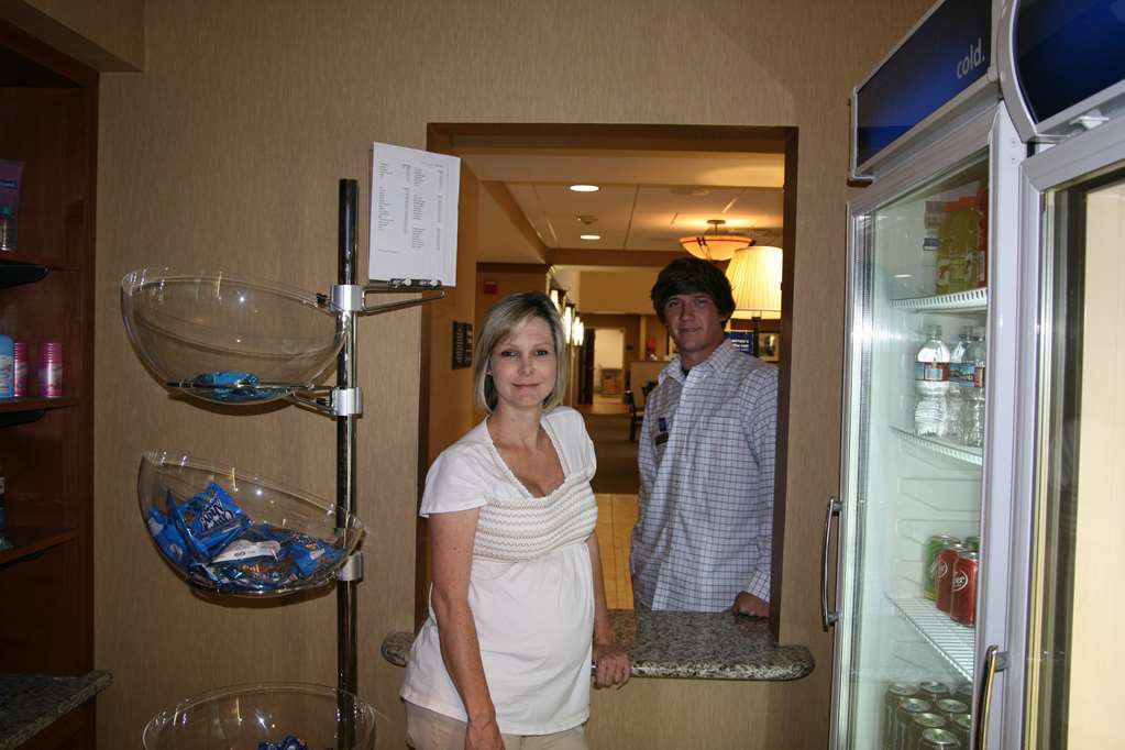 Hampton Inn And Suites Bakersfield North-Airport Restoran gambar